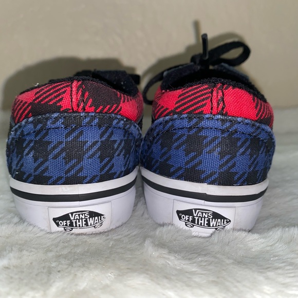 Vans - Picture 3 of 8